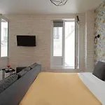 Contemporary Studio Just Steps From The Champ De Mars