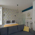 Contemporary Studio Just Steps From The Champ De Mars