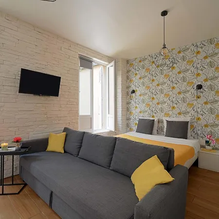 Contemporary Just Steps From The Champ De Mars Apartment